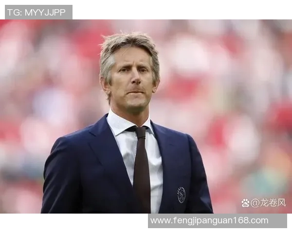 27号足球明星后卫的传奇故事与职业生涯回顾 27号足球明星后卫的传奇故事与职业生涯回顾