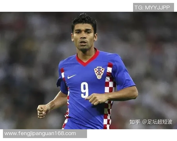 探索足球界的传奇人物谁是身披11号战袍的明星球员